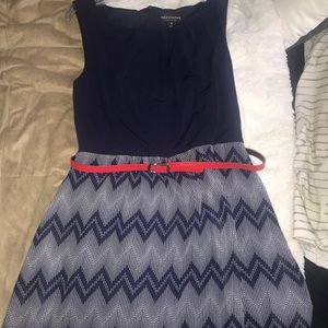 Dress worn once comes with belt
